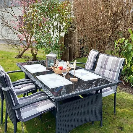 Sommertraum - Kinderfreundlich - 3 Schlafzimmer, Garten, Bad Und G-wc, Kaminofen Prázdninový dům Zingst