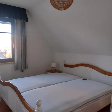 Holiday home Sommertraum - Kinderfreundlich - 3 Schlafzimmer, Garten, Bad Und G-wc, Kaminofen Zingst