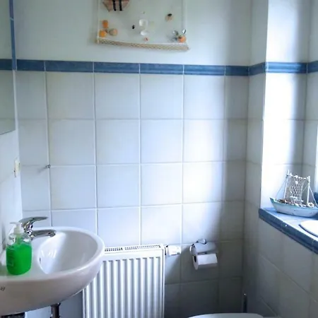 Holiday home Sommertraum - Kinderfreundlich - 3 Schlafzimmer, Garten, Bad Und G-wc, Kaminofen Zingst